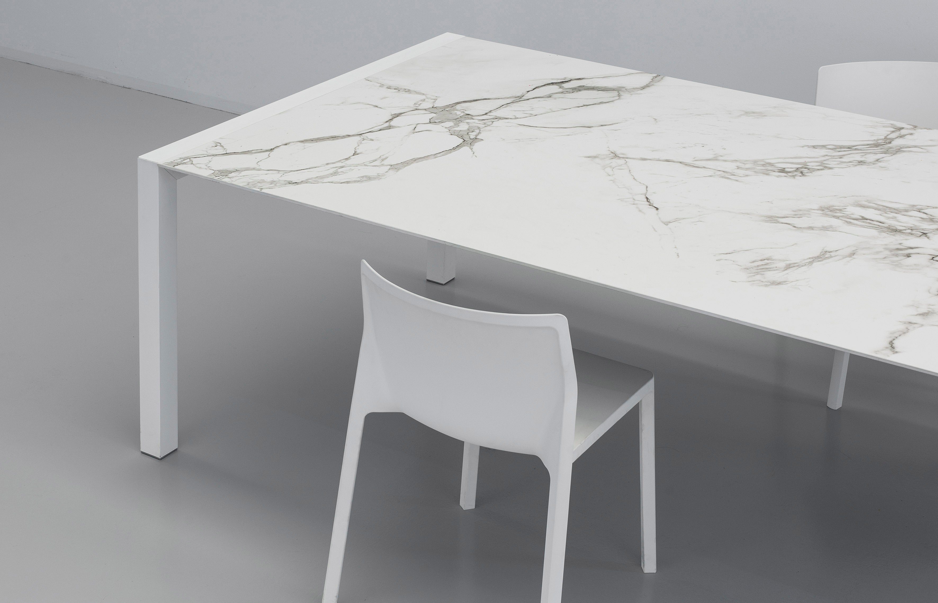 White ceramic modern Luxury Dining Table with white chair