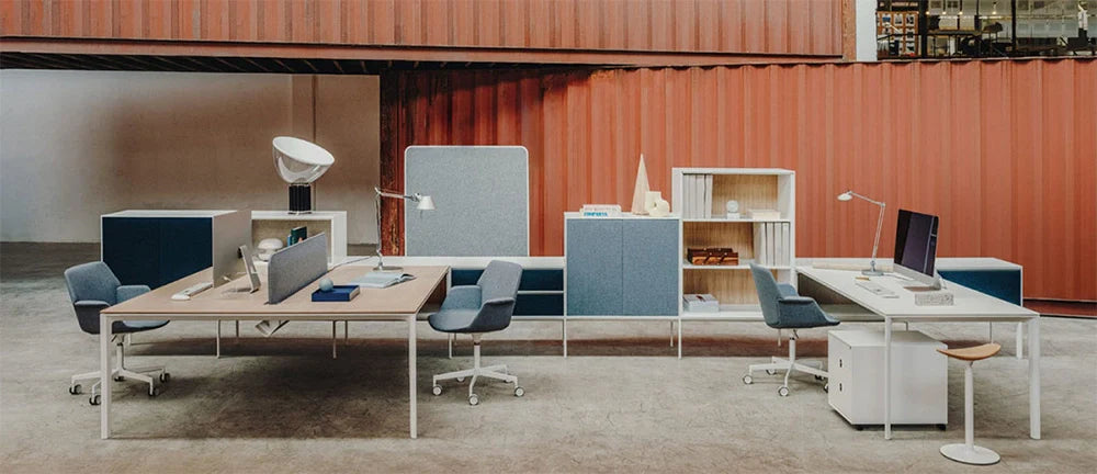 Modular office furniture by Lapalma