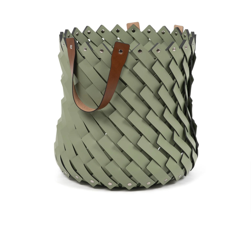 pinetti basket in green tall with tan handles