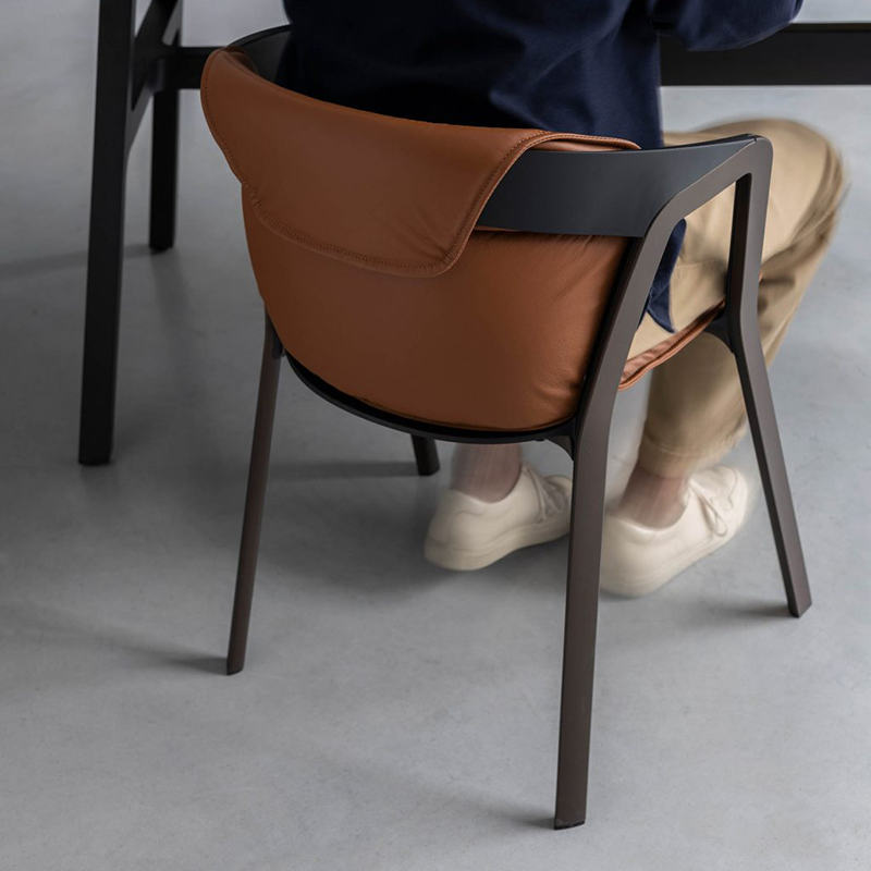 Compas Armchair Kristalia