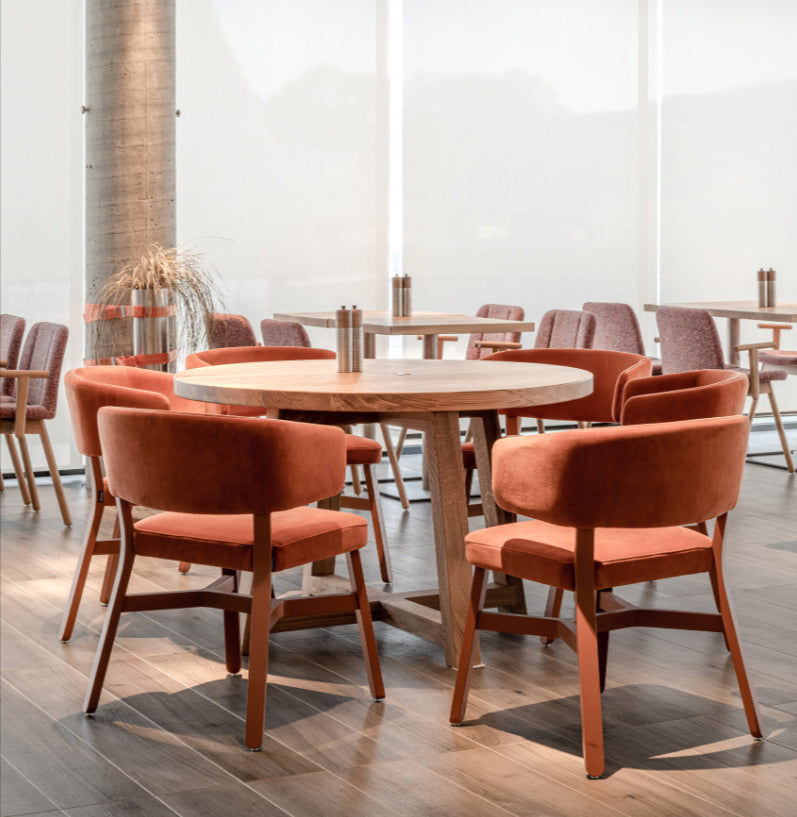 Croissant Billiani chairs in restaurant