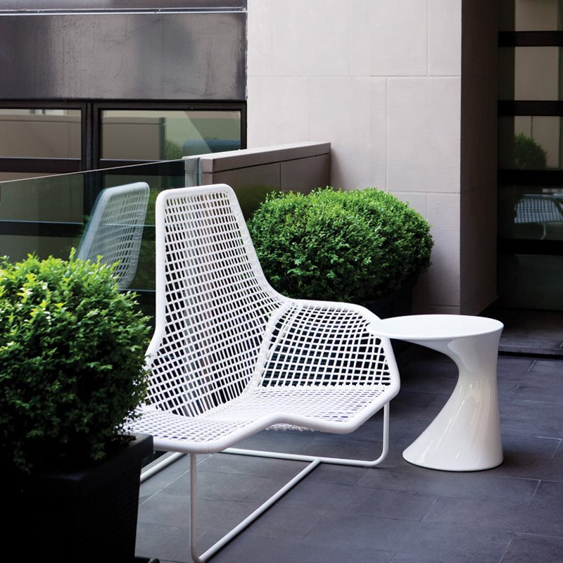 Tod Side Table by Zanotta in white polypropylene