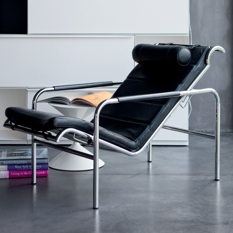 Genni Lounge Chair in black by Zanotta