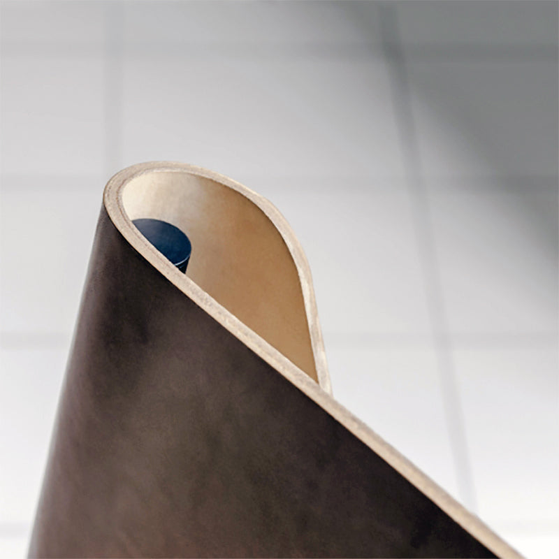 Closeup details 1085 Edition Chair in natural Leather by Kristalia