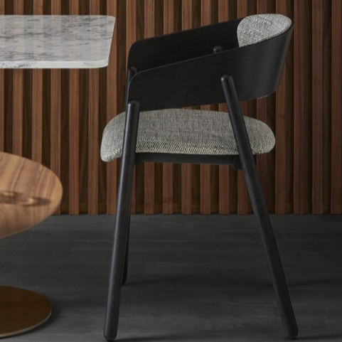 Punt Mobles Mava Upholstered Chair