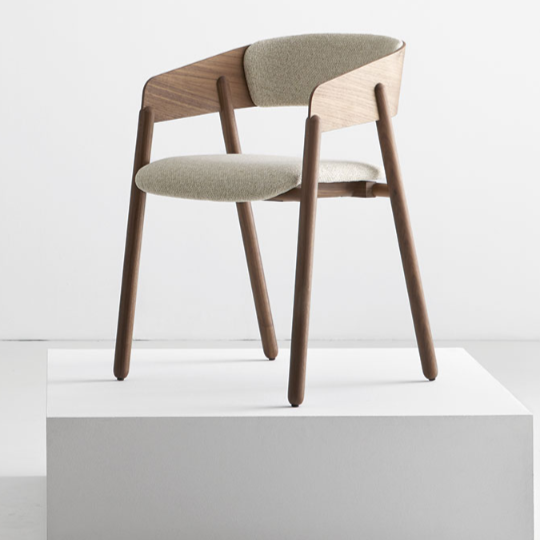 Punt Mobles Mava Upholstered Chair