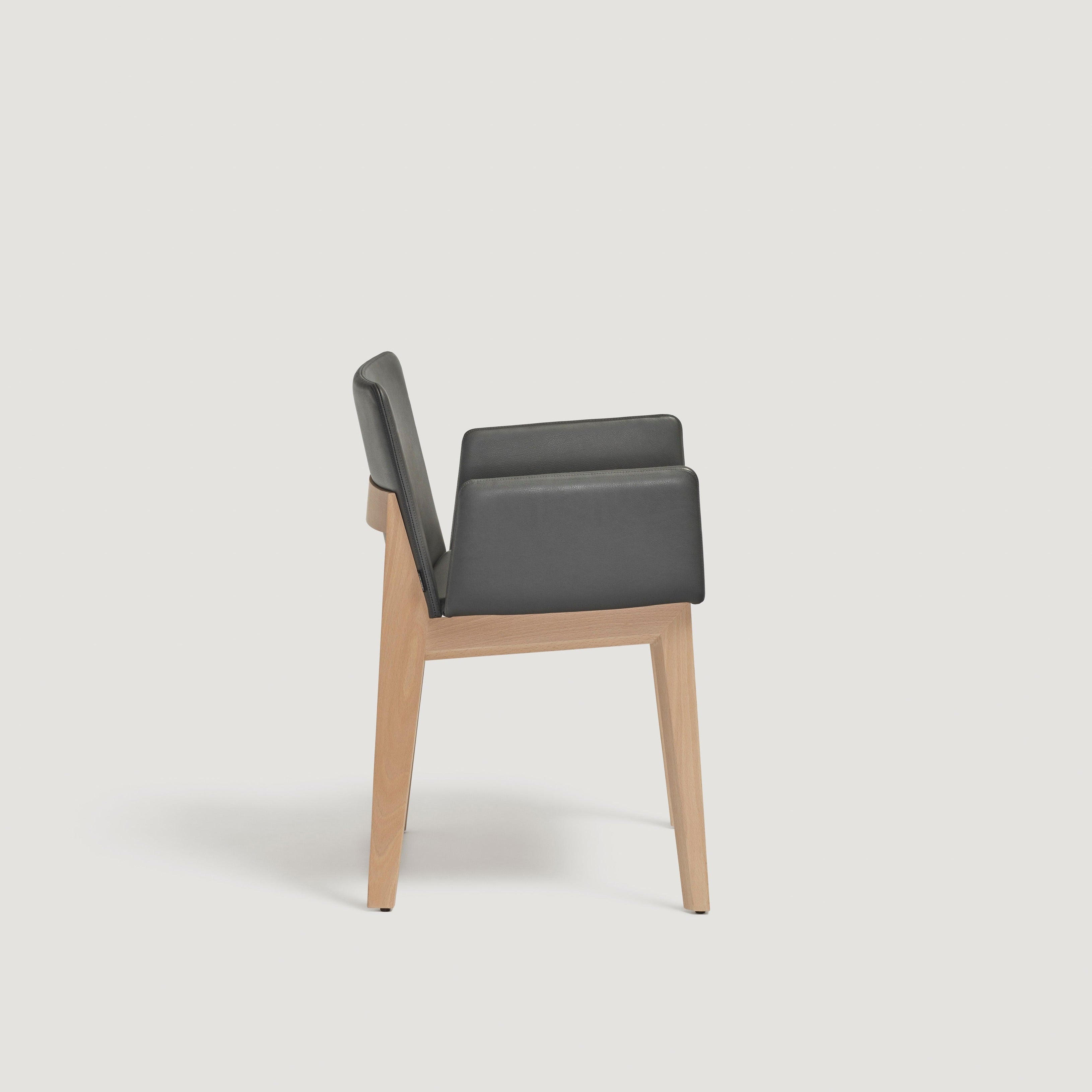 Ava 646N Armchair