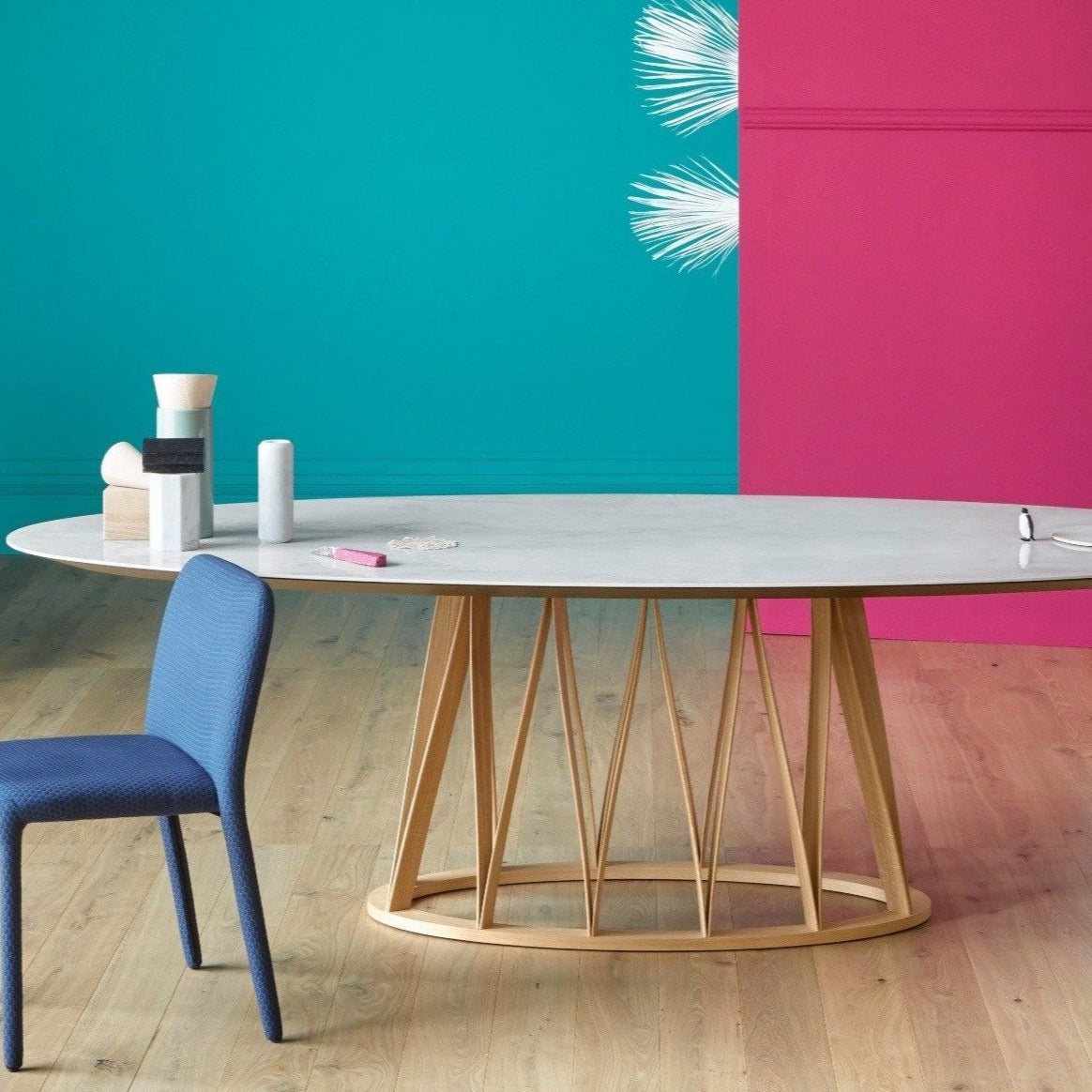 Miniforms Round Acco Dining Table in ceramic and ash wood