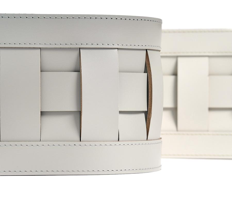Storage baskets for shelves