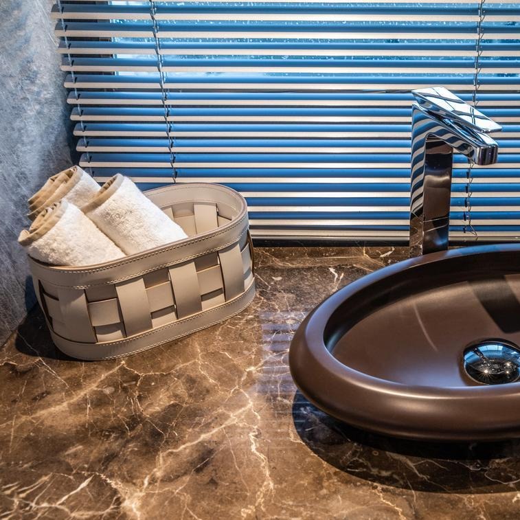 Storage baskets for shelves