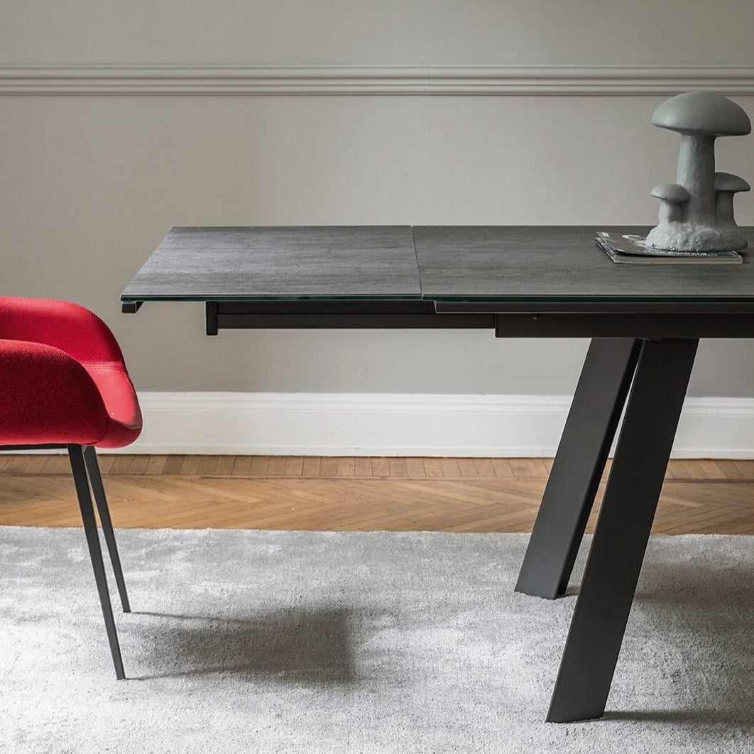 alexander extendable dining table by Midj