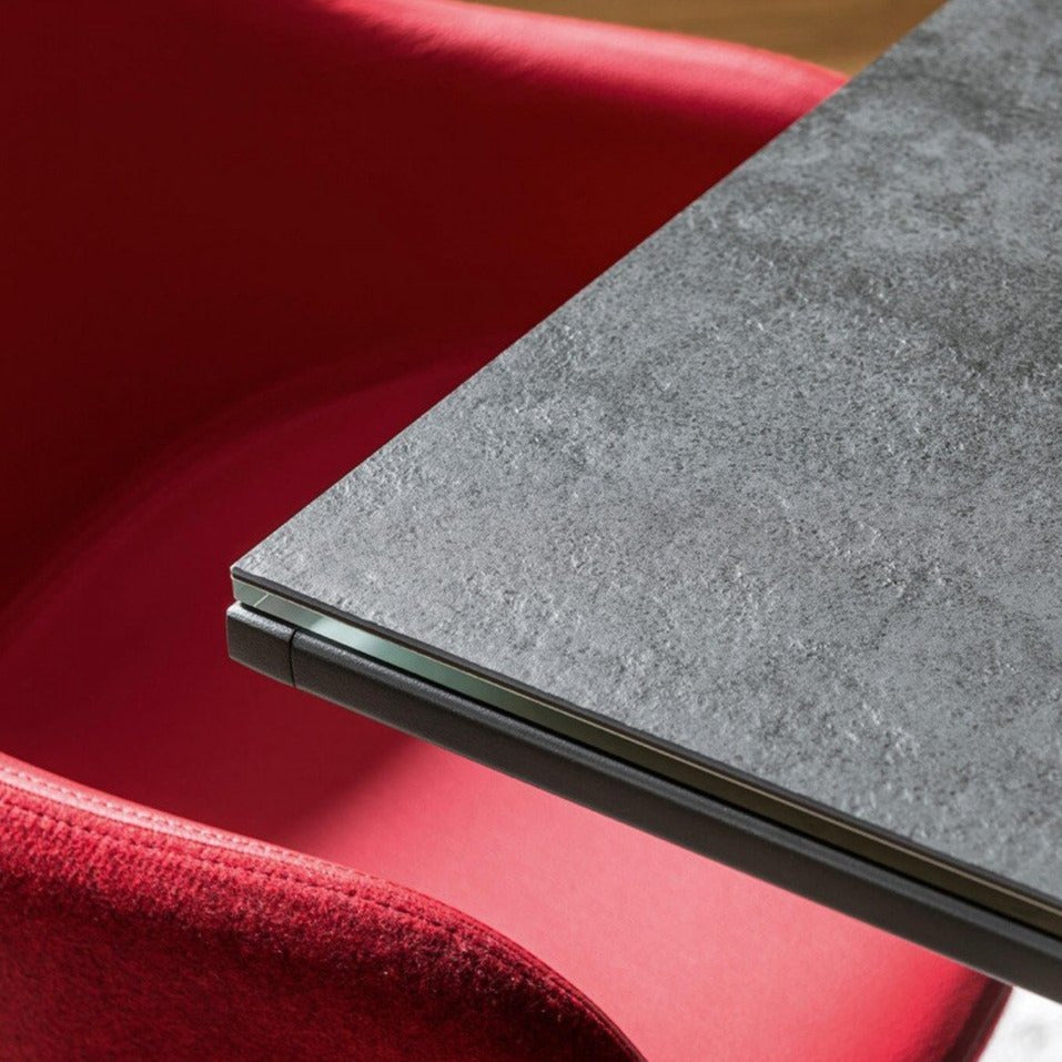 closeup of alexander extendable dining table by Midj