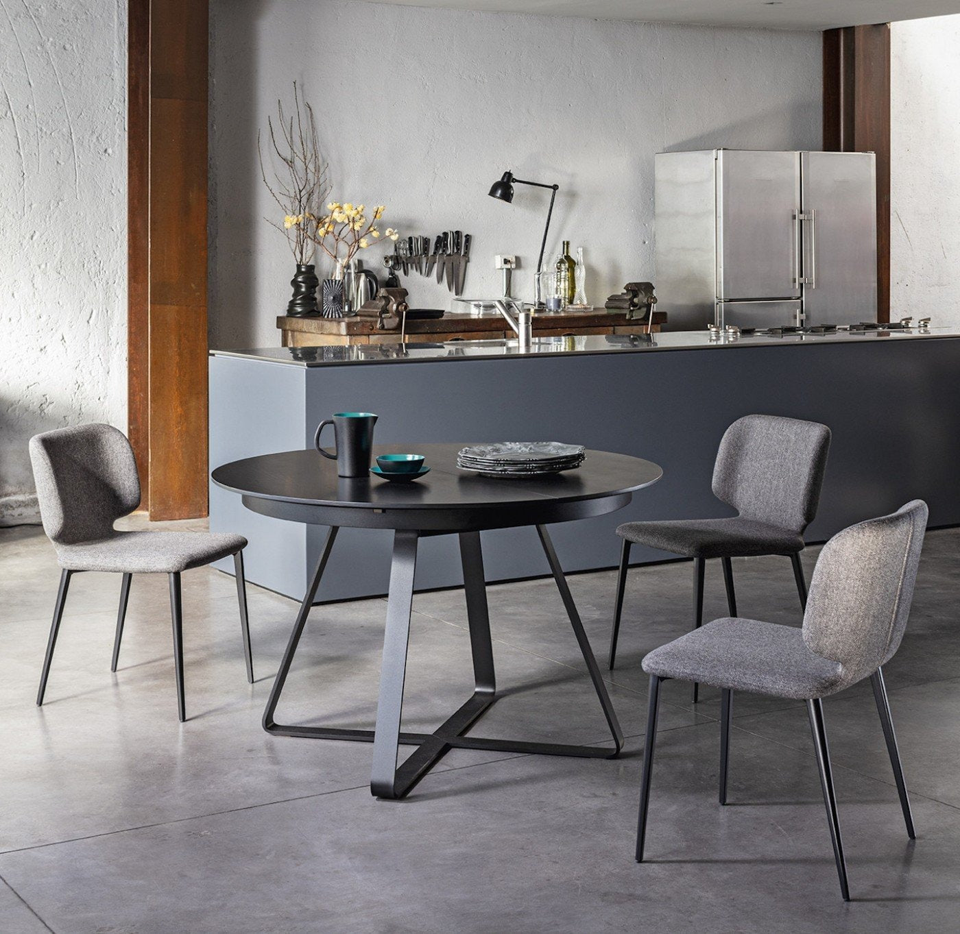 round extendable dining table