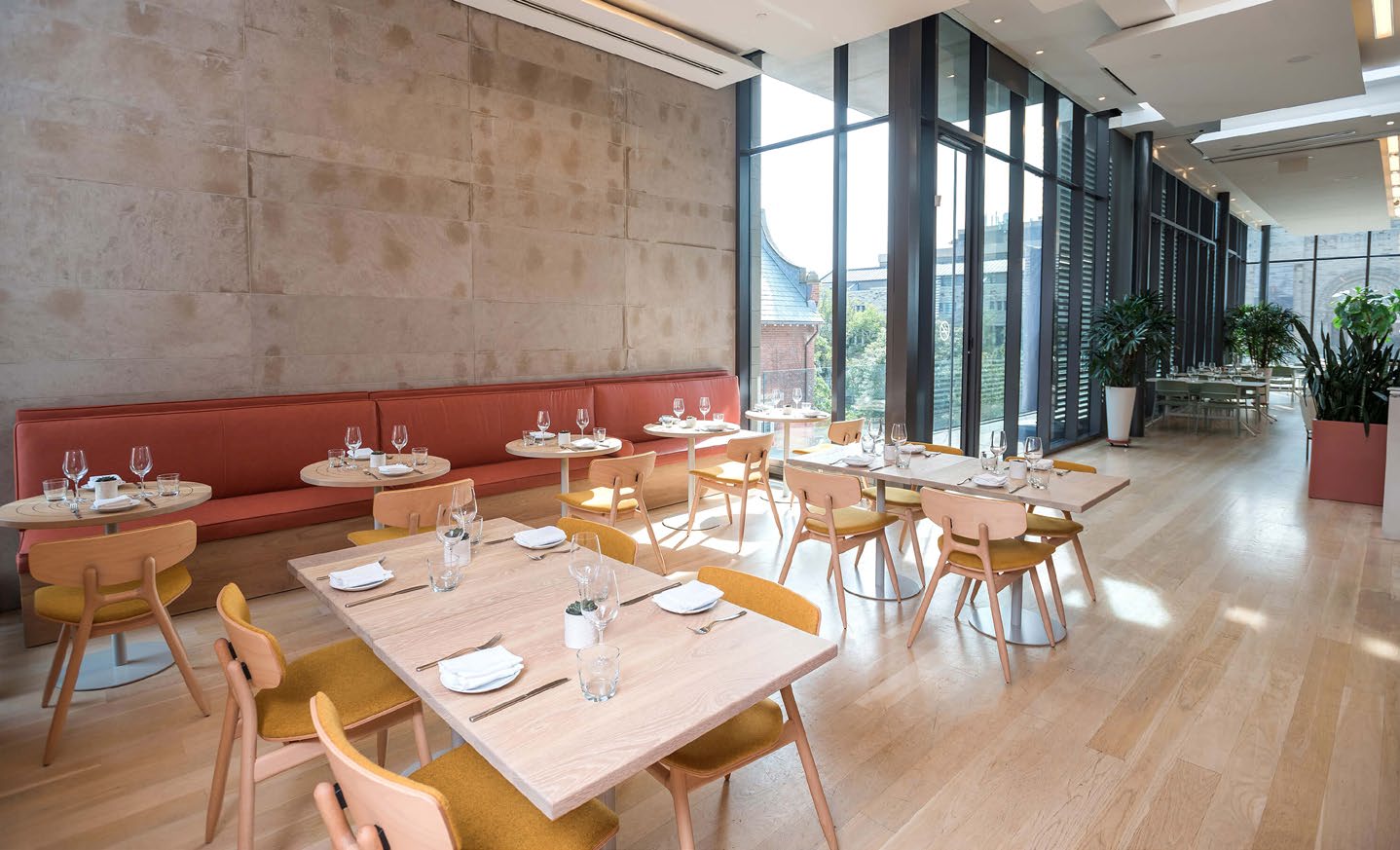 Modern Restaurant dining tables and chairs