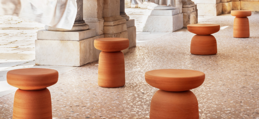 Miniforms Italian modernist furniture table and chairs 