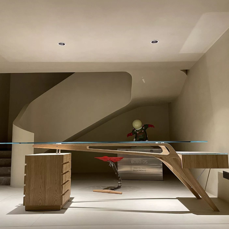 Cavour Desk by Zanotta in natural oak