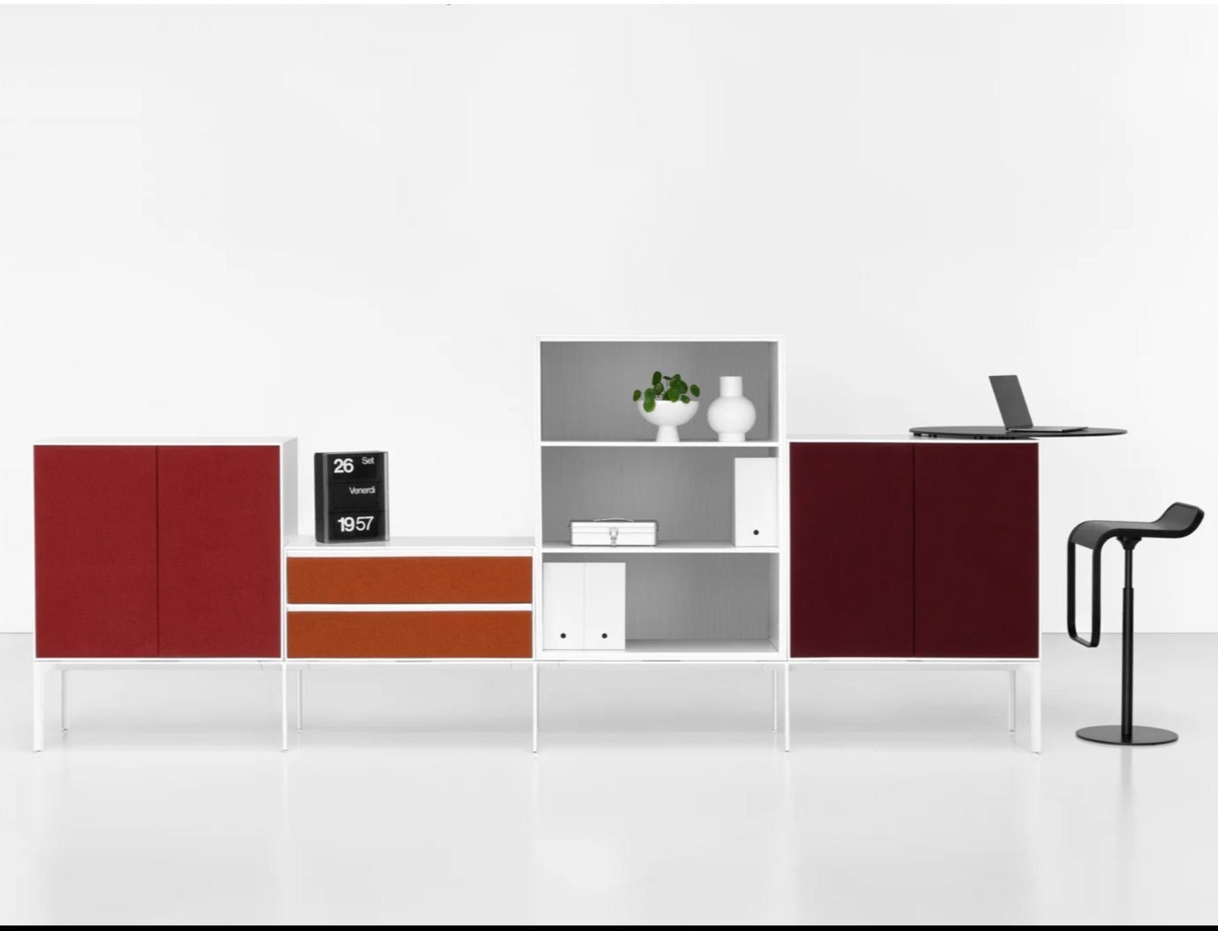 Modular office furniture